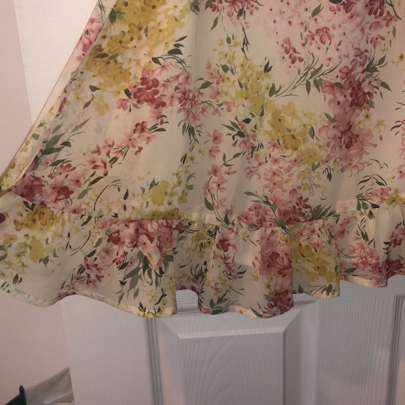 NWOT Ruffle Trim Belted Floral Print Dress - Picture 9 of 9